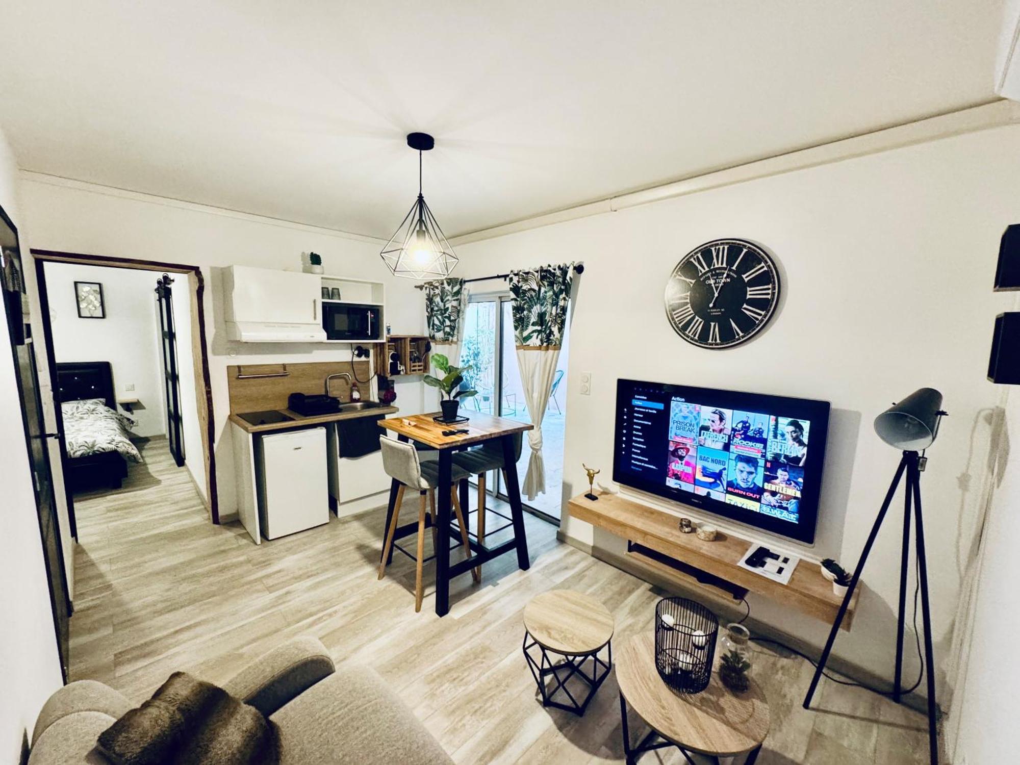 Alena Apartment Bourg-Saint-Andeol Luaran gambar
