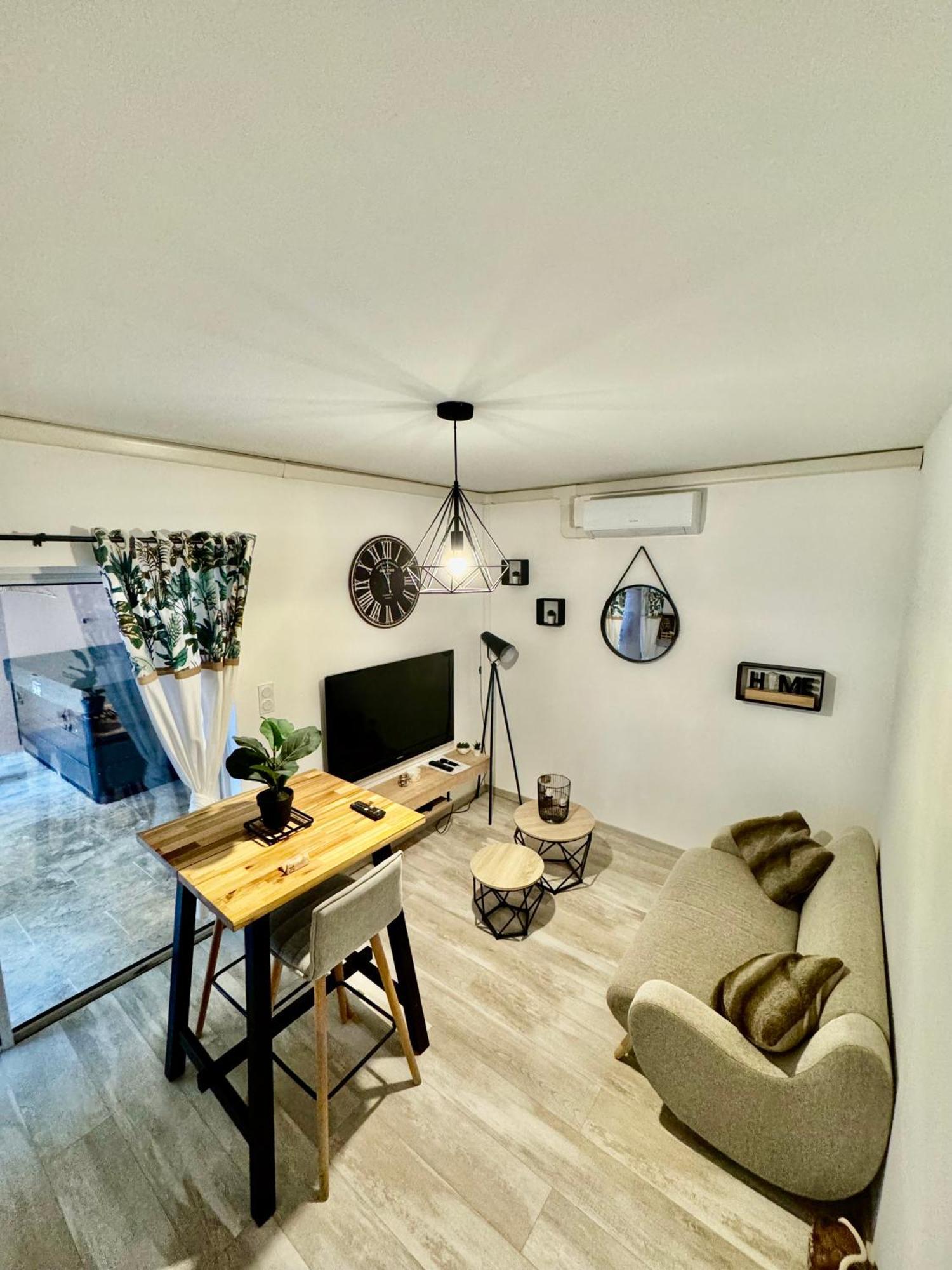 Alena Apartment Bourg-Saint-Andeol Luaran gambar